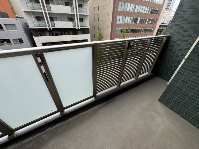 プレサンス丸の内雅風のバルコニー