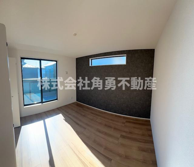 伊勢崎氏下糟屋2期　新築一戸建て　2号棟の内観：施工例|《施工例》洋室