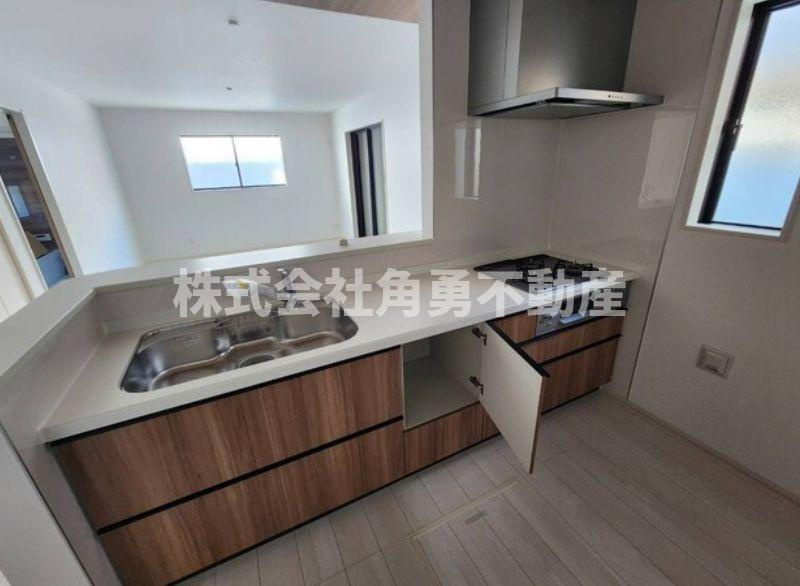 伊勢崎氏下糟屋2期　新築一戸建て　2号棟の内観：施工例|《施工例》キッチン