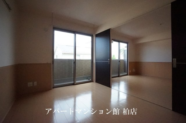 フローラルＡの洋室|※別号室参考写真です ※現況優先