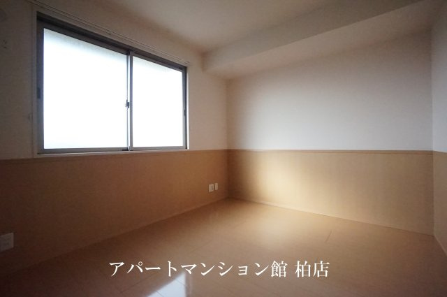 フローラルＡの洋室|※別号室参考写真です ※現況優先