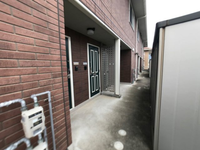 ミルキー102のエントランス