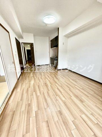 グリーンアベニュー壱番館の居間・リビング