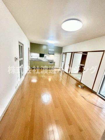 プレステージ新千里西町2号棟の居間・リビング