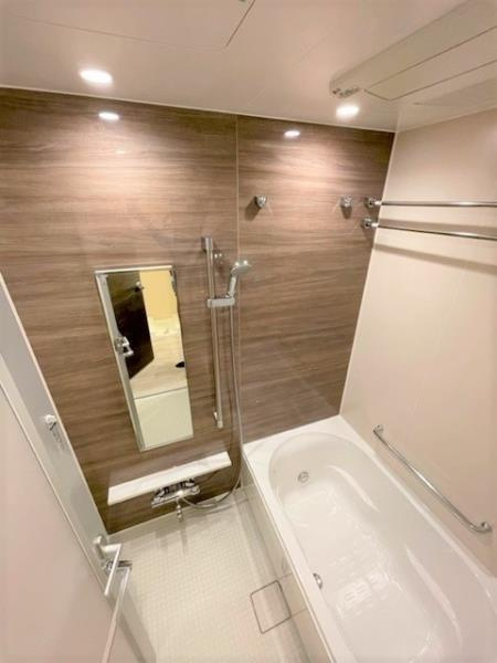 白金ザ・スカイ東棟の浴室