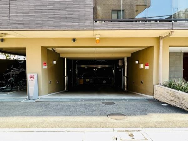 Ｂｒｉｌｌｉａ　ｉｓｔ　北沢の駐車場