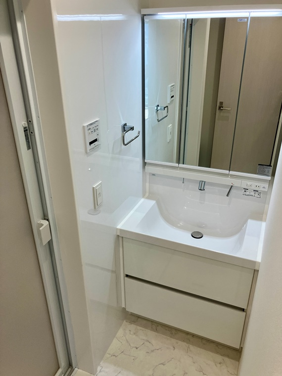 本塩戸建の洗面所