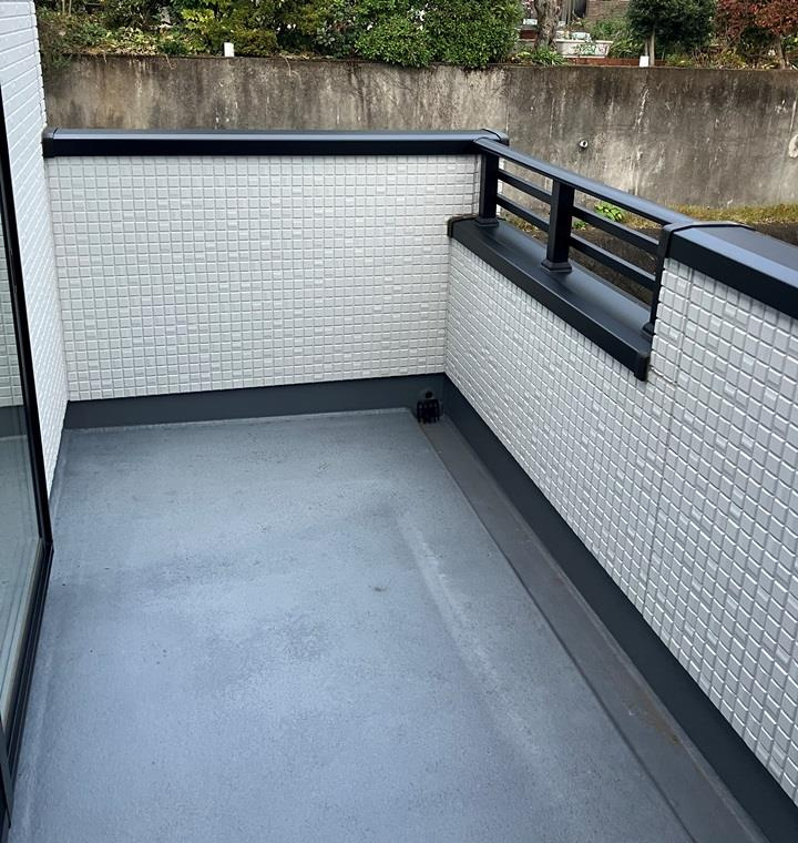 鳶尾戸建のバルコニー