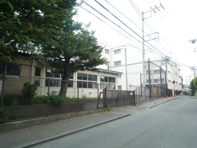 横浜市立万騎が原中学校まで750ｍ