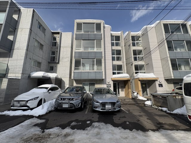 札幌市豊平区平岸二条８丁目の賃貸マンション