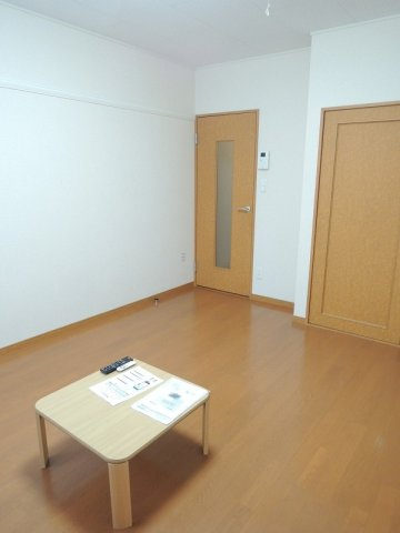 レオパレス藤の寝室