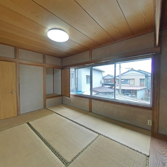 岐阜市鏡島中戸建の居間・リビング|2階和室