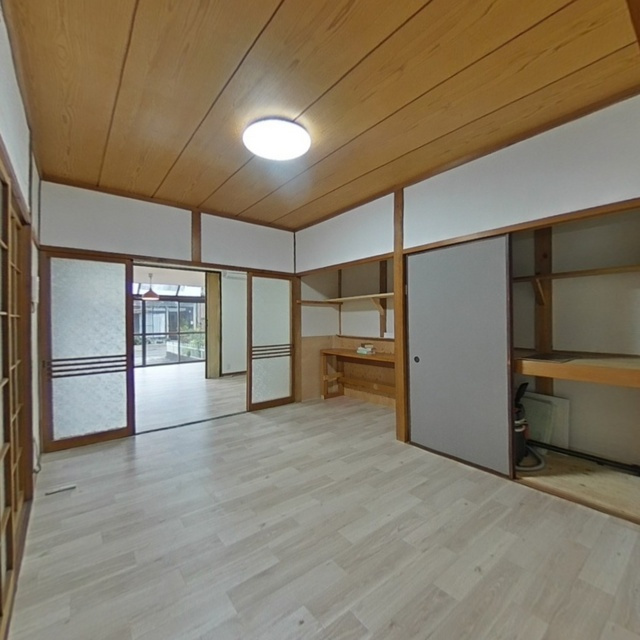 岐阜市鏡島中戸建の居間・リビング|洋室