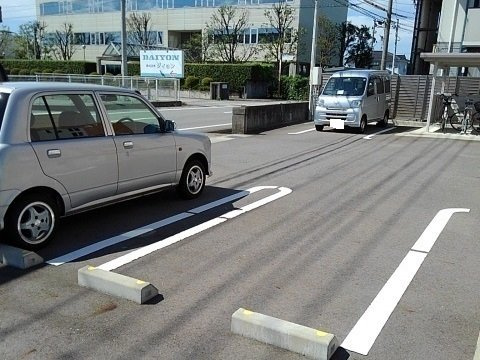 ＤＫ　Ａ＆Ｋ　Ⅲの駐車場|駐車場完備です