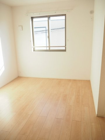 ＤＫ　Ａ＆Ｋ　Ⅲの内装|明るい色調の室内です