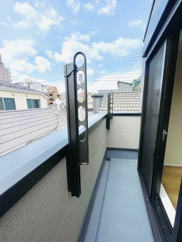 東尾久2丁目新築戸建のバルコニー
