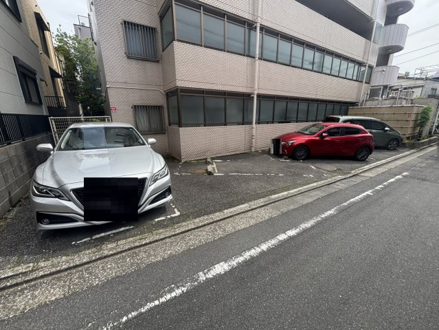 ランドステージ雑司が谷の駐車場