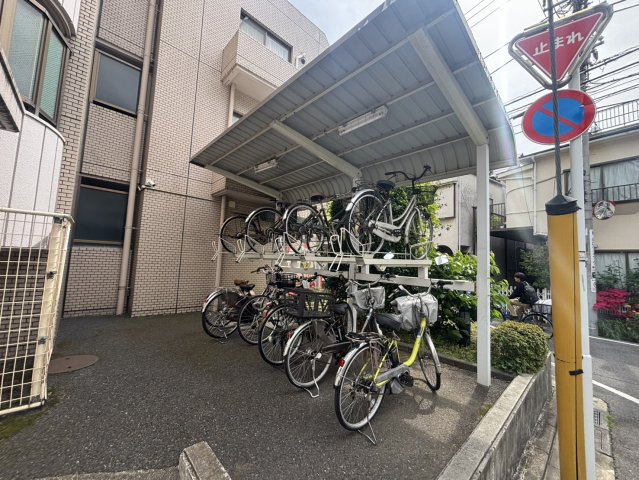 ランドステージ雑司が谷の駐輪場