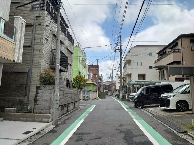 赤羽西4丁目中古戸建の前面道路含む現地写真