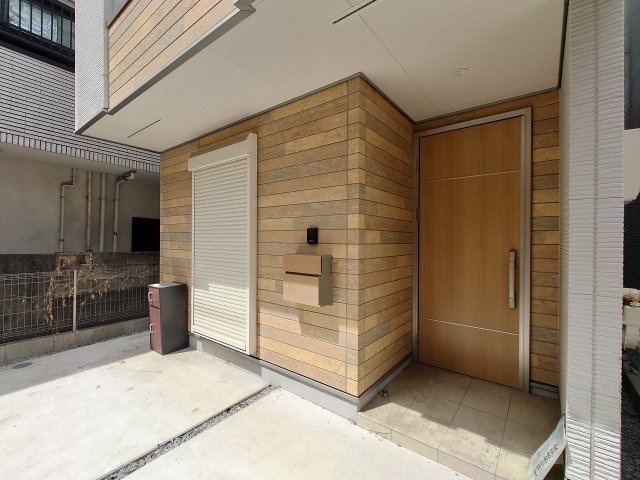 赤羽西4丁目中古戸建の玄関