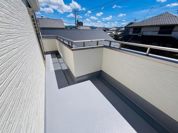 【バルコニー】 | 写真は同社施工例です。