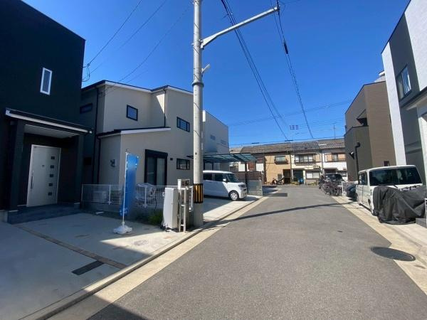 【前面道路含む現地写真】