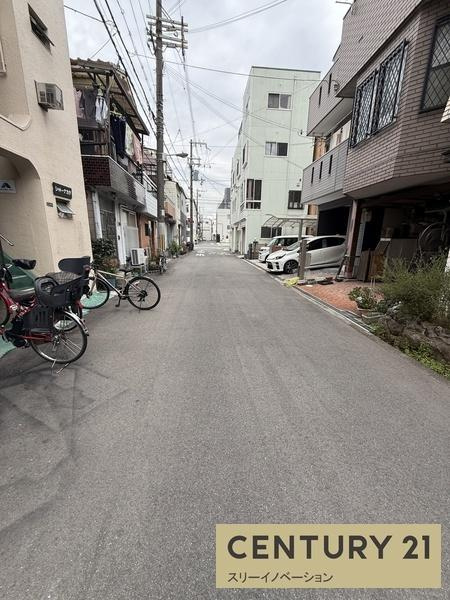 泉尾２丁目古家付き土地の前面道路含む現地写真