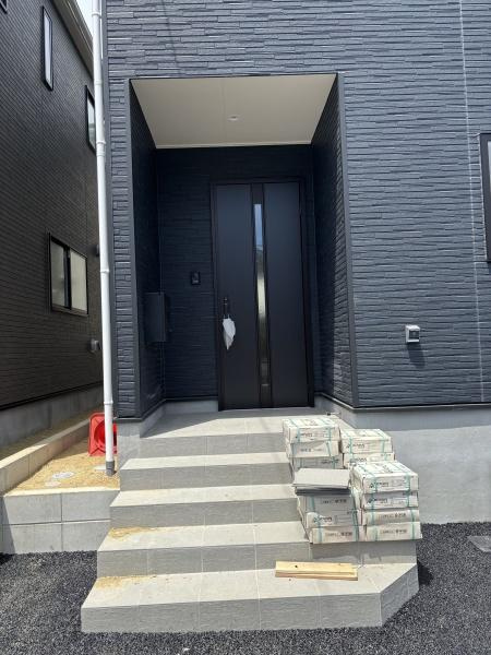 岡崎市上地第9　全7棟・7号棟の玄関|訪れる人を心地よく迎え入れます。