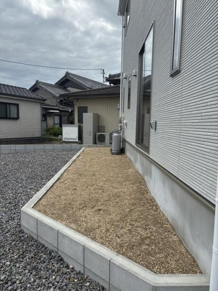 西尾市平口町第1　全5棟・5号棟の庭|草花で飾れるお庭。