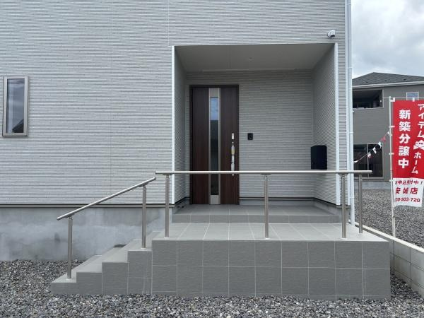 西尾市平口町第1　全5棟・5号棟の玄関|訪れる人を心地よく迎え入れます。