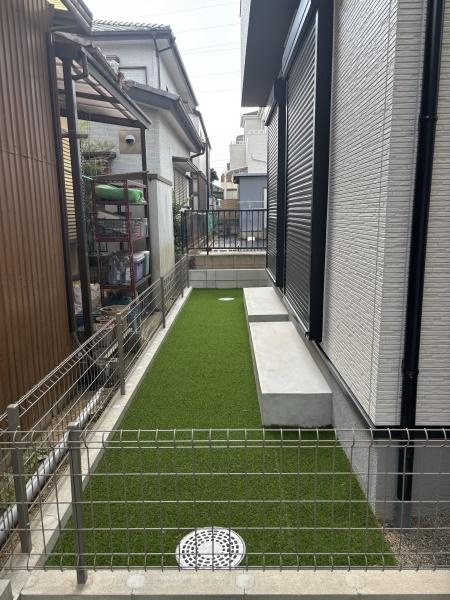 豊田市志賀町高洞　全2棟・A号棟の庭|草花で飾れるお庭。