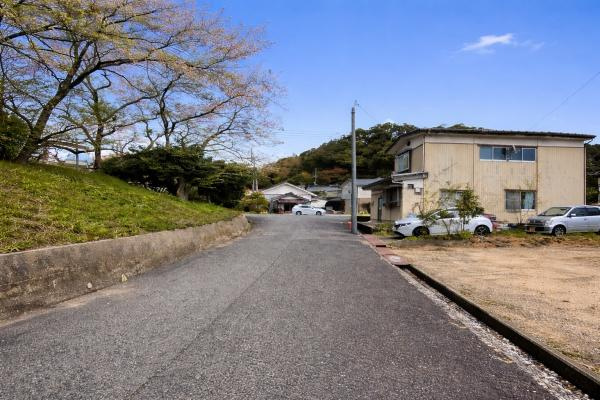【前面道路含む現地写真】 | 湯梨浜町松崎土地56.36坪