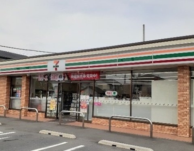 【周辺】 | Ｌｕｍｉｅｒｅ | セブンイレブン伊勢崎連取町店まで1100m