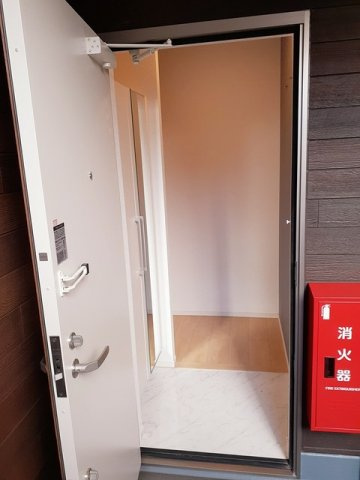 エピナール緑が丘の玄関