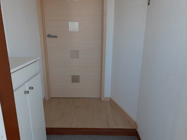 メゾンセレッソの玄関