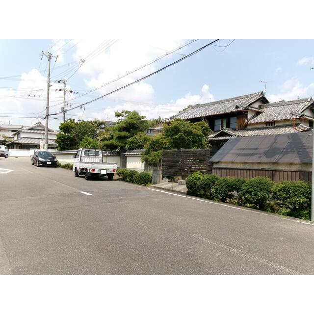 たつの市揖西町土師　中古戸建の前面道路含む現地写真