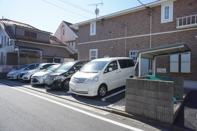 アニメート東所沢の駐車場