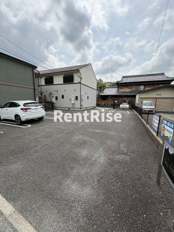 Nova Villageの駐車場