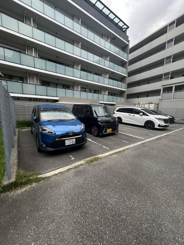 尼崎市浜２丁目の賃貸マンションの駐車場|駐車場完備です
