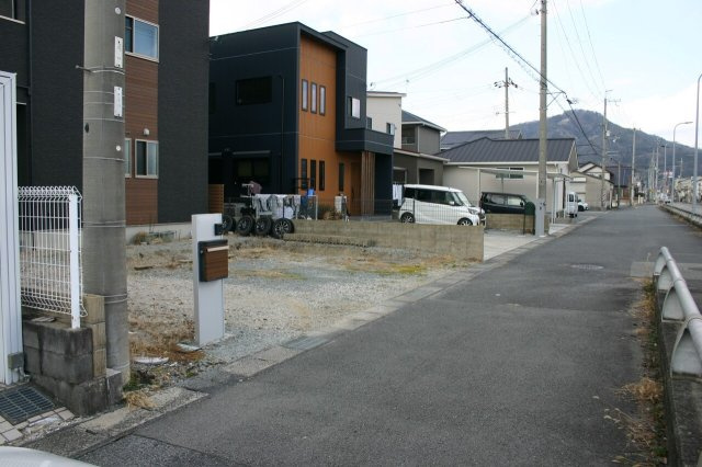 たつの市龍野町末政 　中古戸建の前面道路含む現地写真