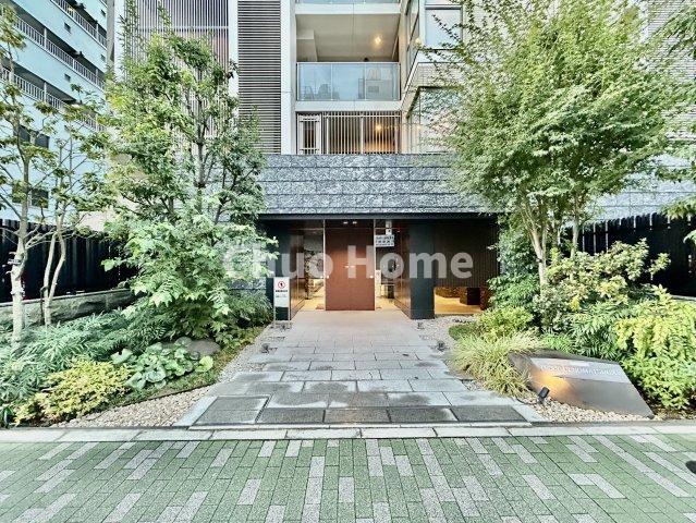 プラウド上野松が谷のエントランス|【エントランス】マンションのエントランスは、その物件の印象を決める、顔とも言える場所です。毎日通る場所ですからきれいなのが一番です。
