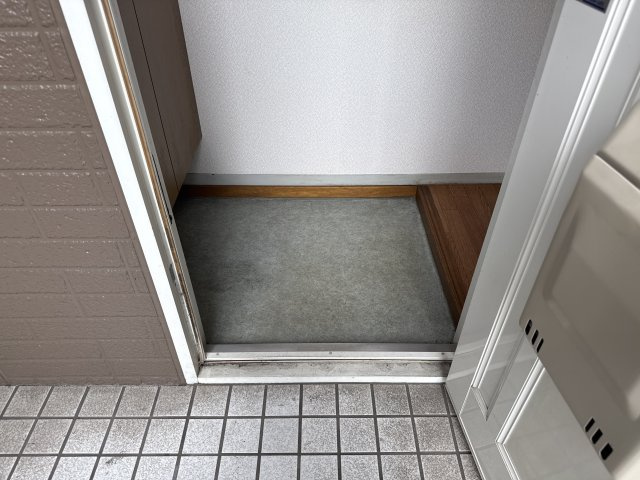サンヴェール春日の玄関