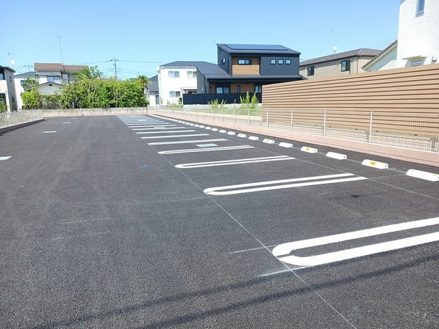 エルフォルクⅣの駐車場