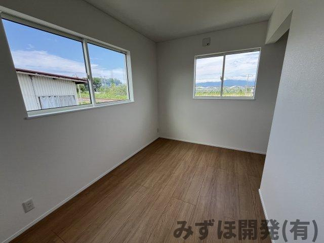 東村山郡山辺町大字山辺2241-20の洋室