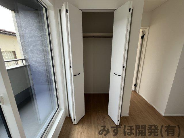 東村山郡山辺町大字山辺2241-20の収納|２階踊り場の収納です。