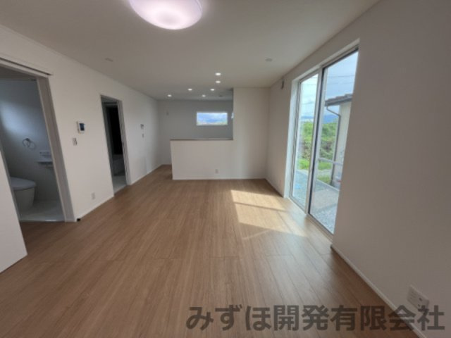 東村山郡山辺町大字山辺2241-20の居間・リビング|9/4　リビングダイニング