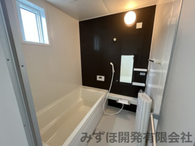 東村山郡山辺町大字山辺2241-20の浴室|9/4　白を基調とした空間