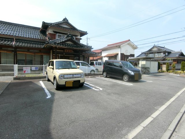 ＬＡＰＩＮＥ（ラピーヌ）Ａの駐車場