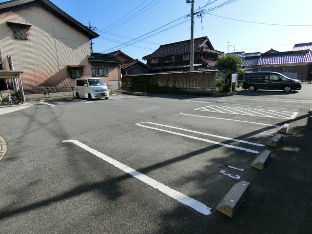 サン・アージュ　Ⅱの駐車場