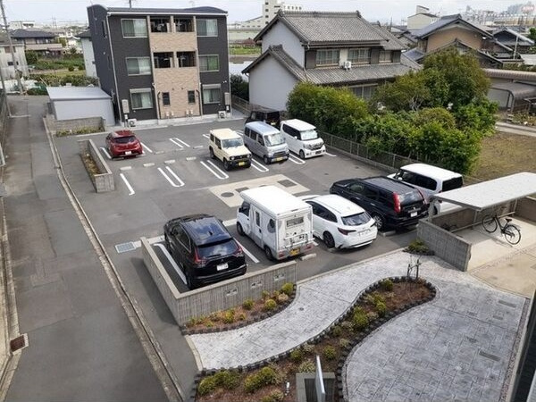 プラシード　Ⅰの駐車場